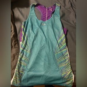 Saucony running singlet size medium